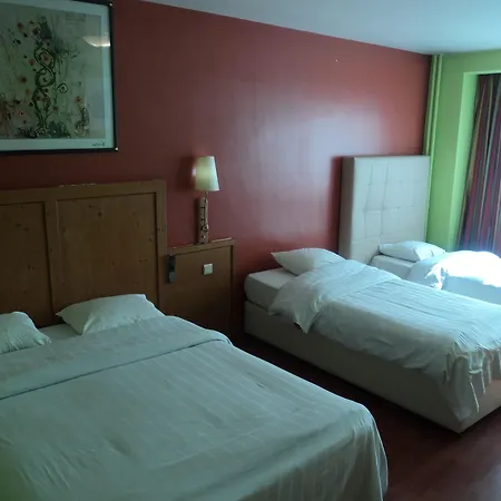 Albert Hotel Hotel 2*