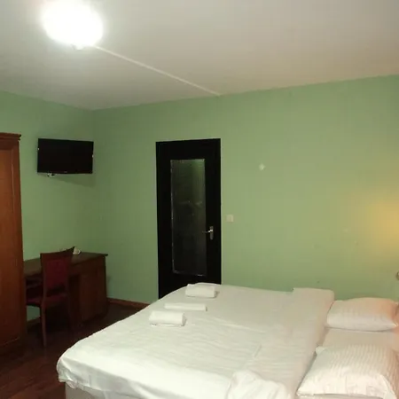Albert Hotel Hotel 2*